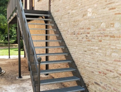 Escalier extérieur avec plateforme d’accès 2
